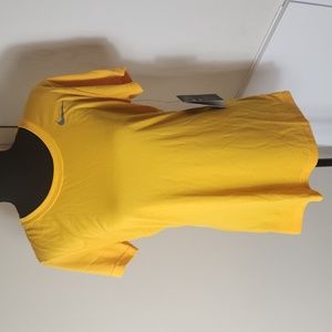 NWT Nike Dry Fit Women's Yellow Short Sleeve Tee Shirt Size M